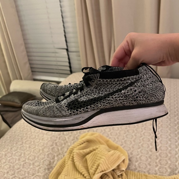 Nike running shoes - Picture 2 of 4